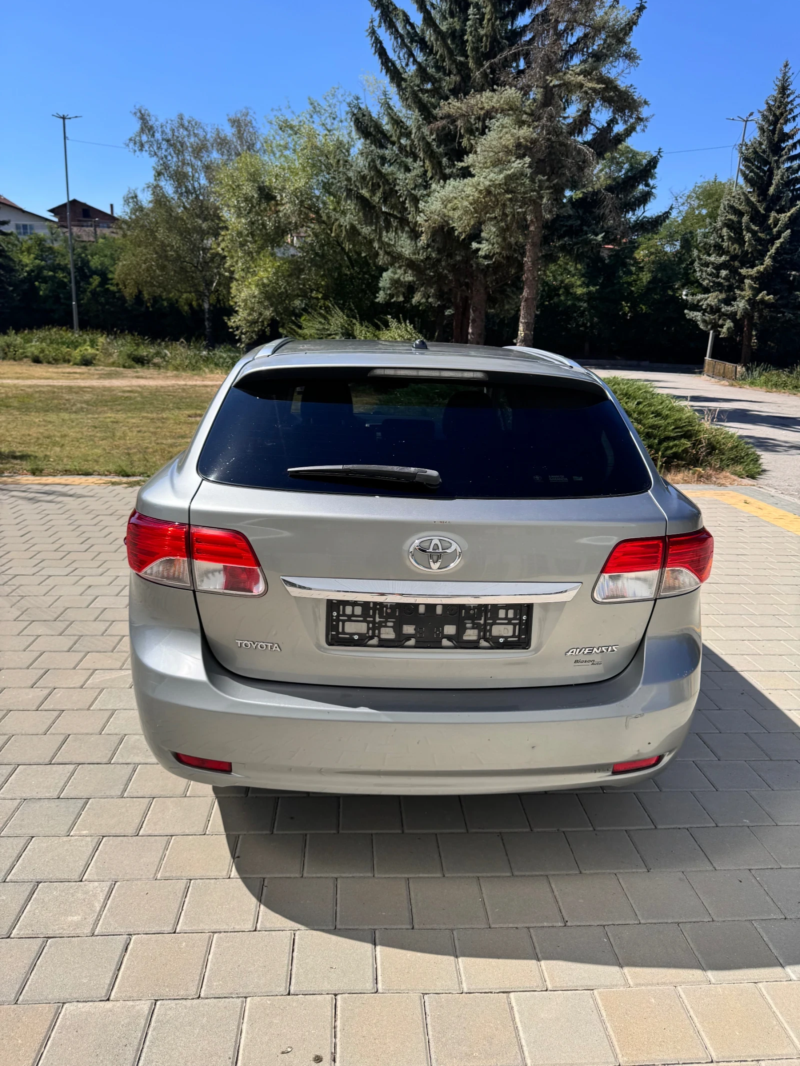 Toyota Avensis Камера алкантара навигация , снимка 7 - Автомобили и джипове - 55994537