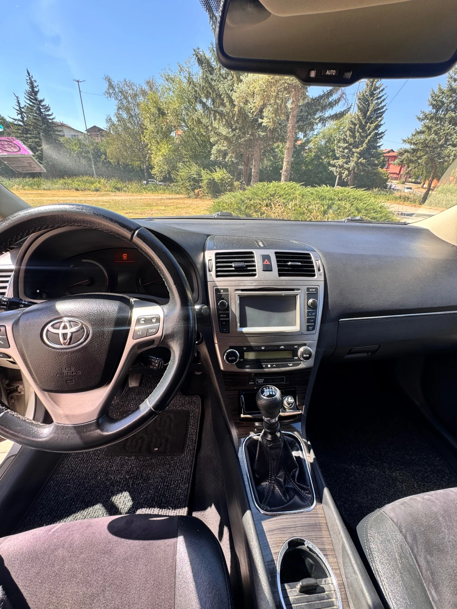 Toyota Avensis Камера алкантара навигация , снимка 11 - Автомобили и джипове - 55994537