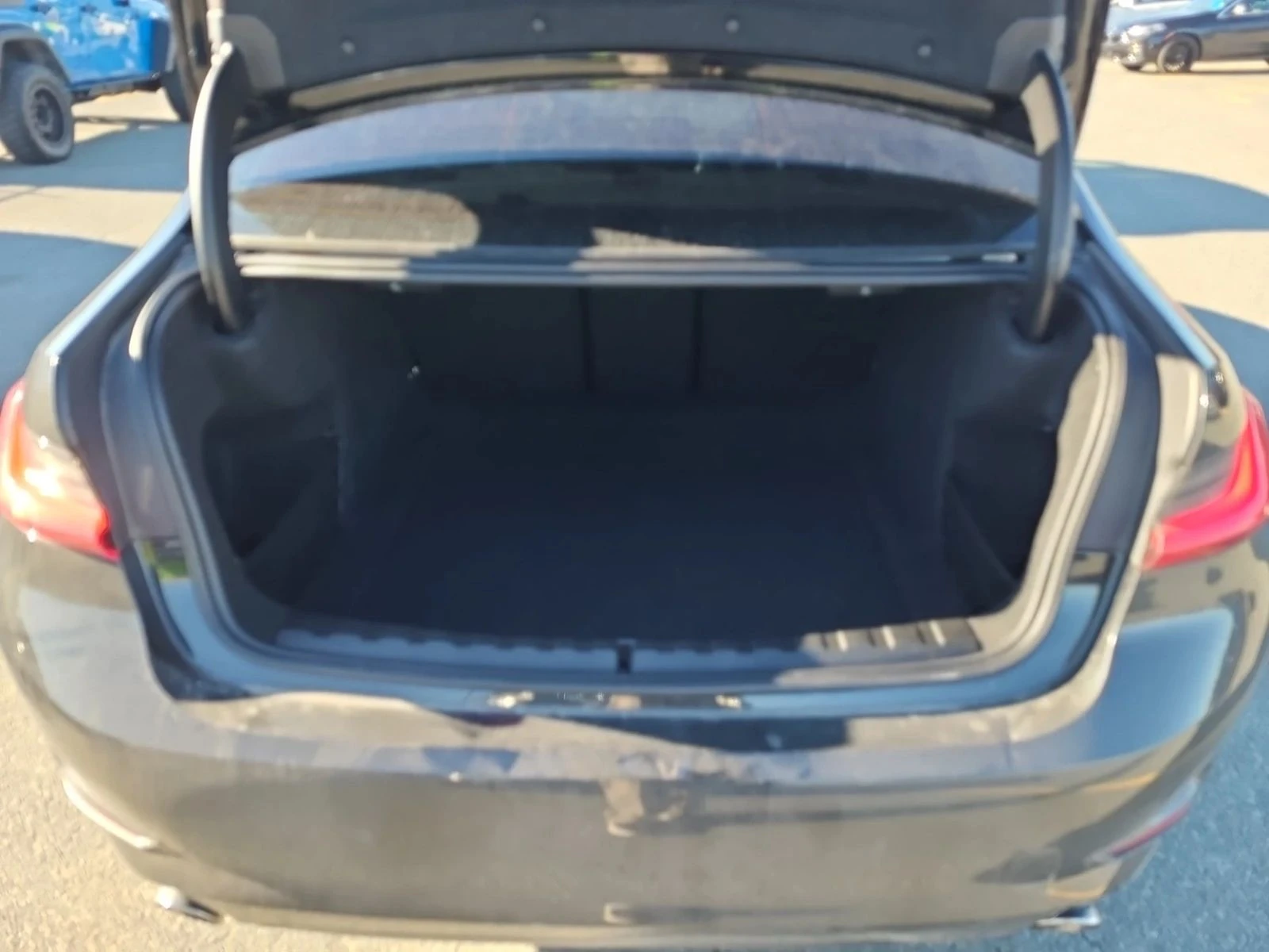 BMW 330, снимка 14 - Автомобили и джипове - 56730390