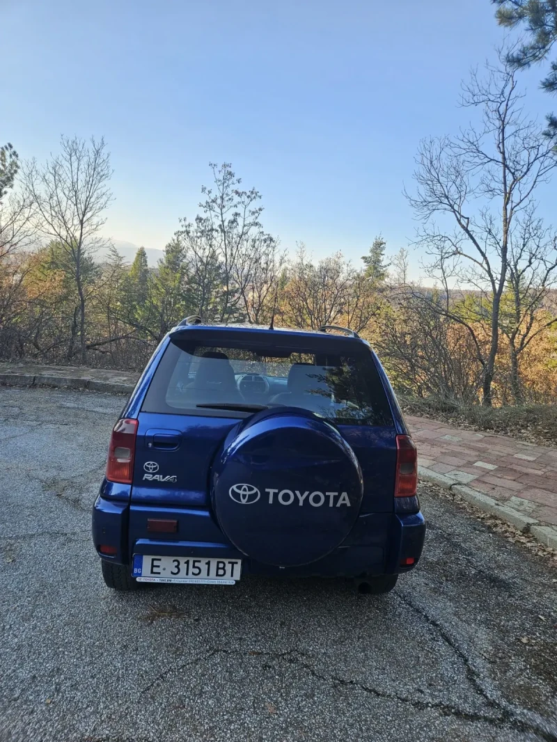 Toyota Rav4 2.0 D4D, снимка 12 - Автомобили и джипове - 49610813