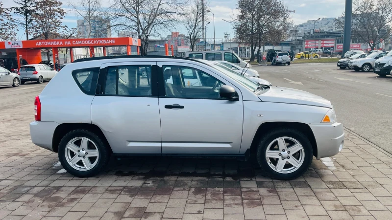 Jeep Compass 2.4L Бензин, Автоматик, 4х4, снимка 7 - Автомобили и джипове - 48840219