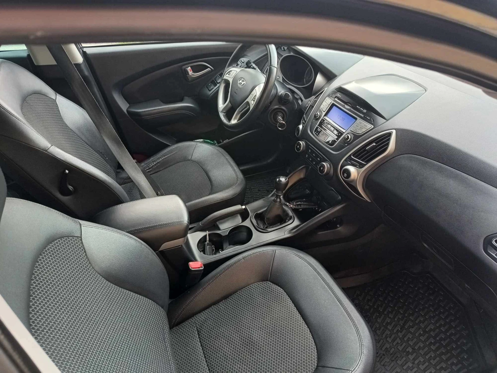 Hyundai IX35 1.7 CAMERA, START-STOP УНИКАТ - изображение 5