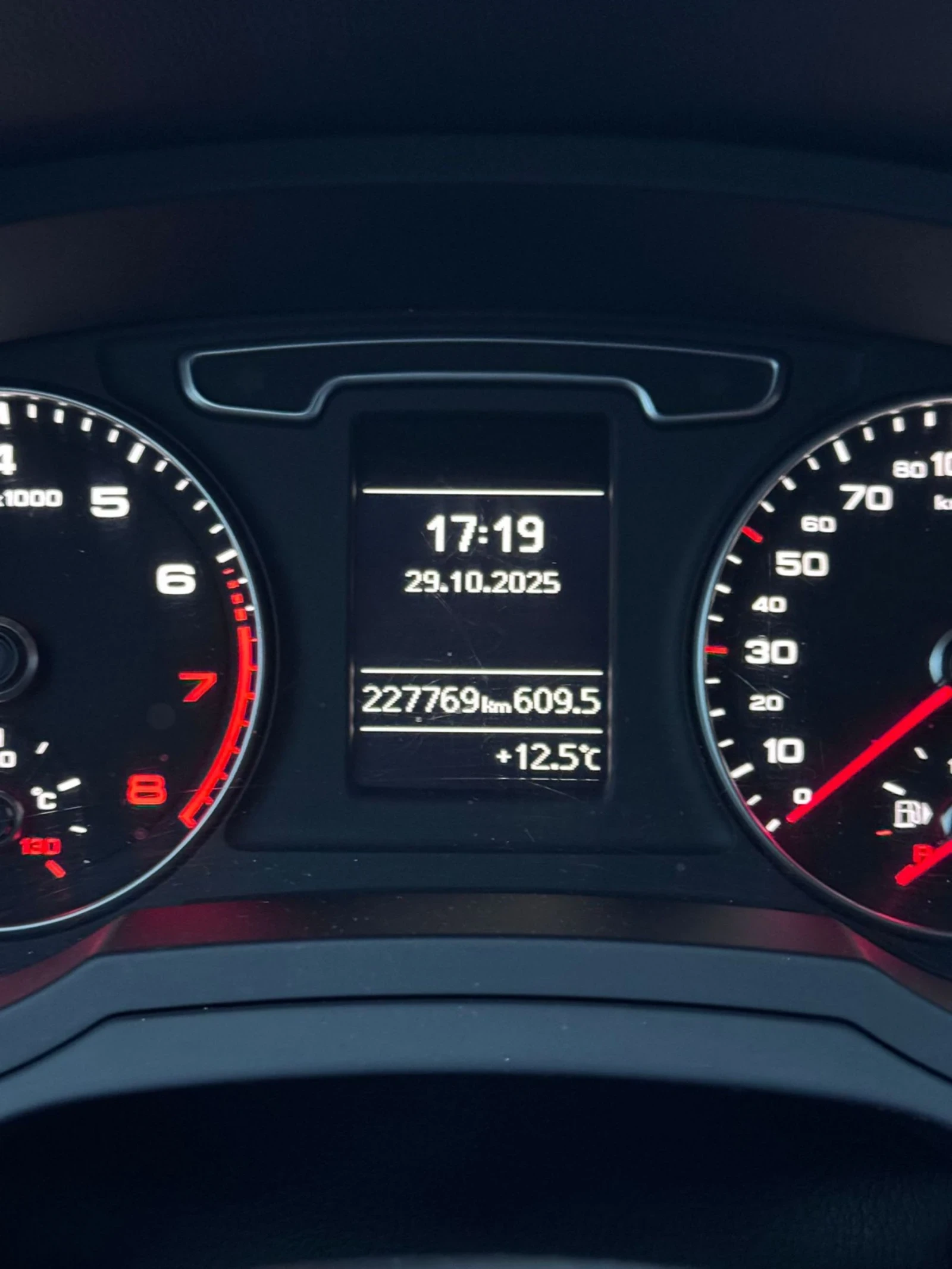 Audi Q3 2.0i , , бензин 4х4 автоматик!!!! - изображение 4