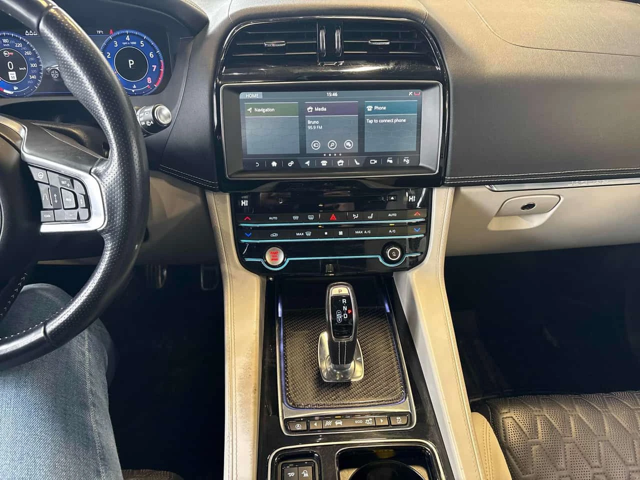 Jaguar F-PACE * SVR* 360 КАМЕРА* ПАНОРАМА* , снимка 9 - Автомобили и джипове - 53985485