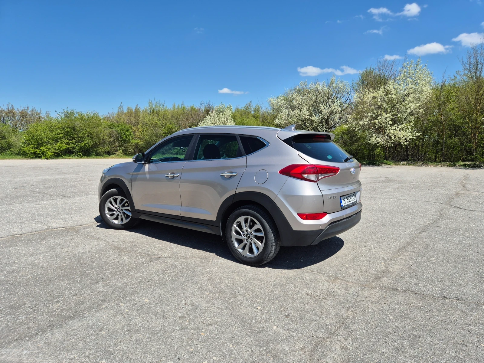 Hyundai Tucson, снимка 4 - Автомобили и джипове - 54718514