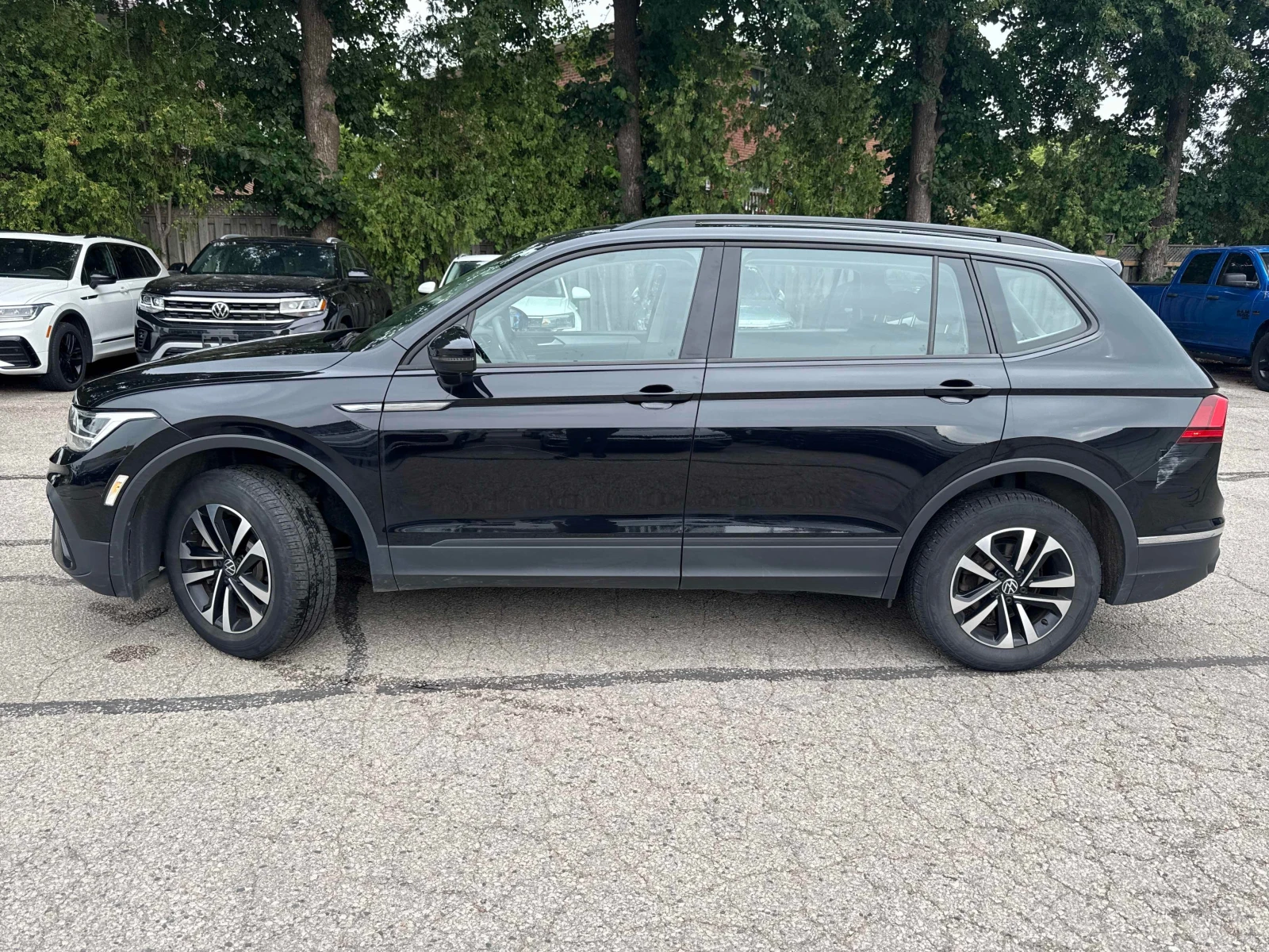 VW Tiguan * Trendline * CARFAX * ОТ ПРЕДСТАВИТЕЛСТВО* , снимка 2 - Автомобили и джипове - 56074313