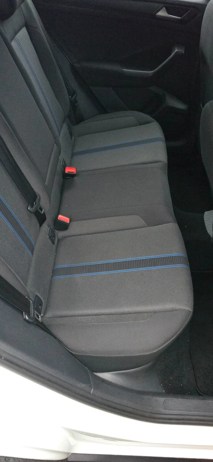 VW T-Roc, снимка 12 - Автомобили и джипове - 56679429