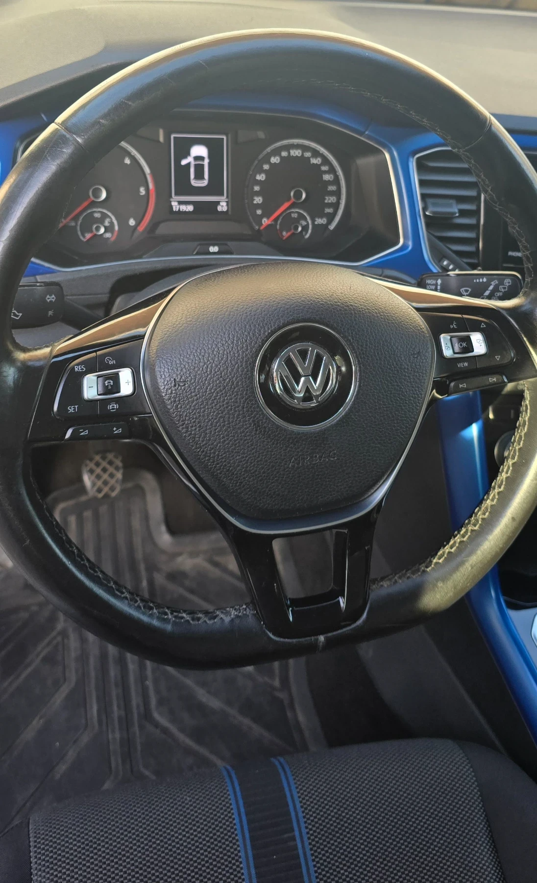 VW T-Roc, снимка 13 - Автомобили и джипове - 56679429