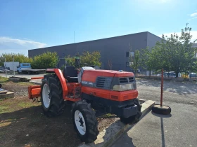 Трактор Kubota, снимка 1