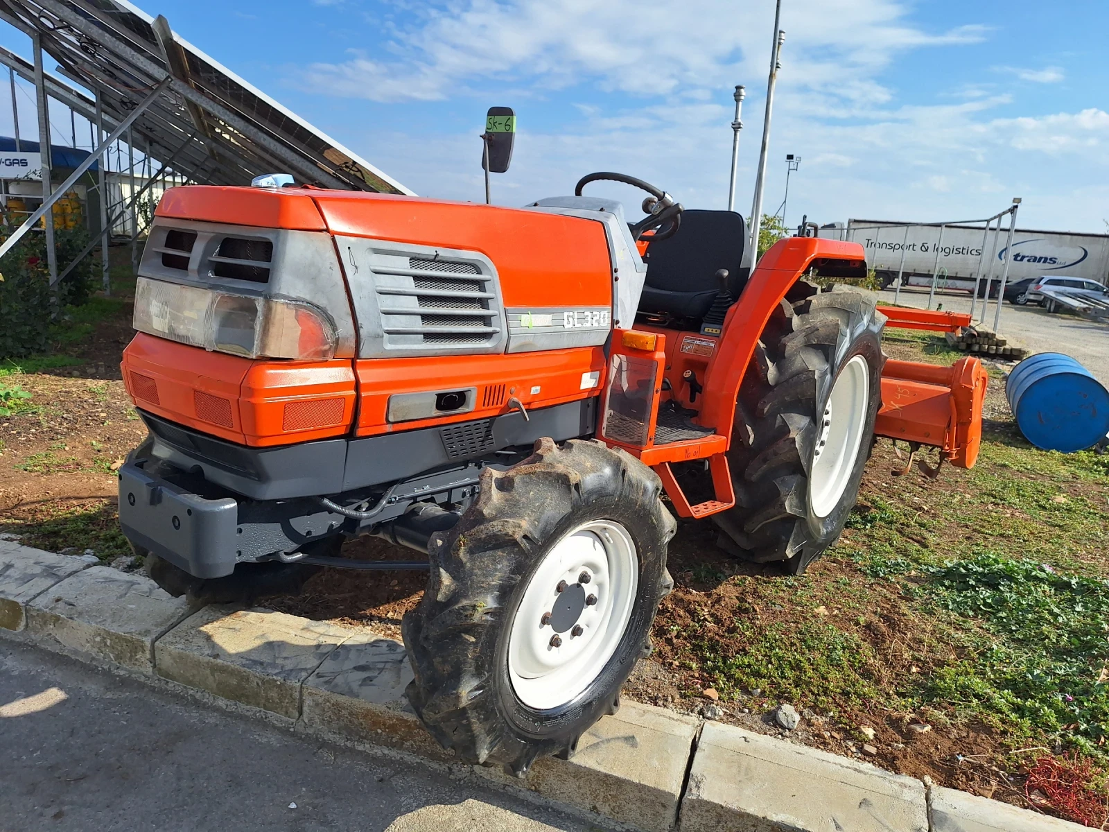 Трактор Kubota, снимка 4 - Селскостопанска техника - 56625559