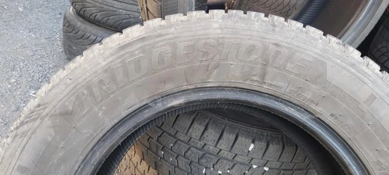 Гуми Зимни 215/65R16, снимка 5 - Гуми и джанти - 30924158