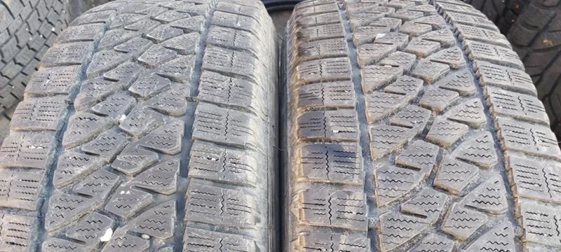 Гуми Зимни 215/65R16, снимка 3 - Гуми и джанти - 30924158