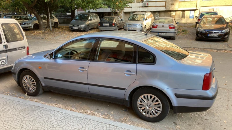 VW Passat, снимка 1 - Автомобили и джипове - 47199369