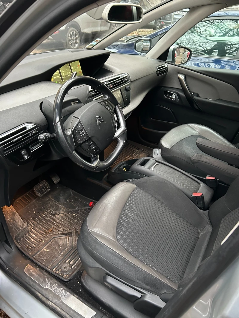 Citroen Grand C4 Picasso, снимка 11 - Автомобили и джипове - 48224079