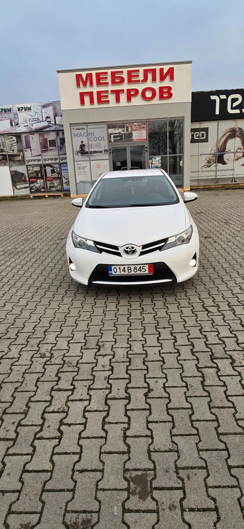 Toyota Auris 1.6 valve  matic, снимка 2 - Автомобили и джипове - 48273099