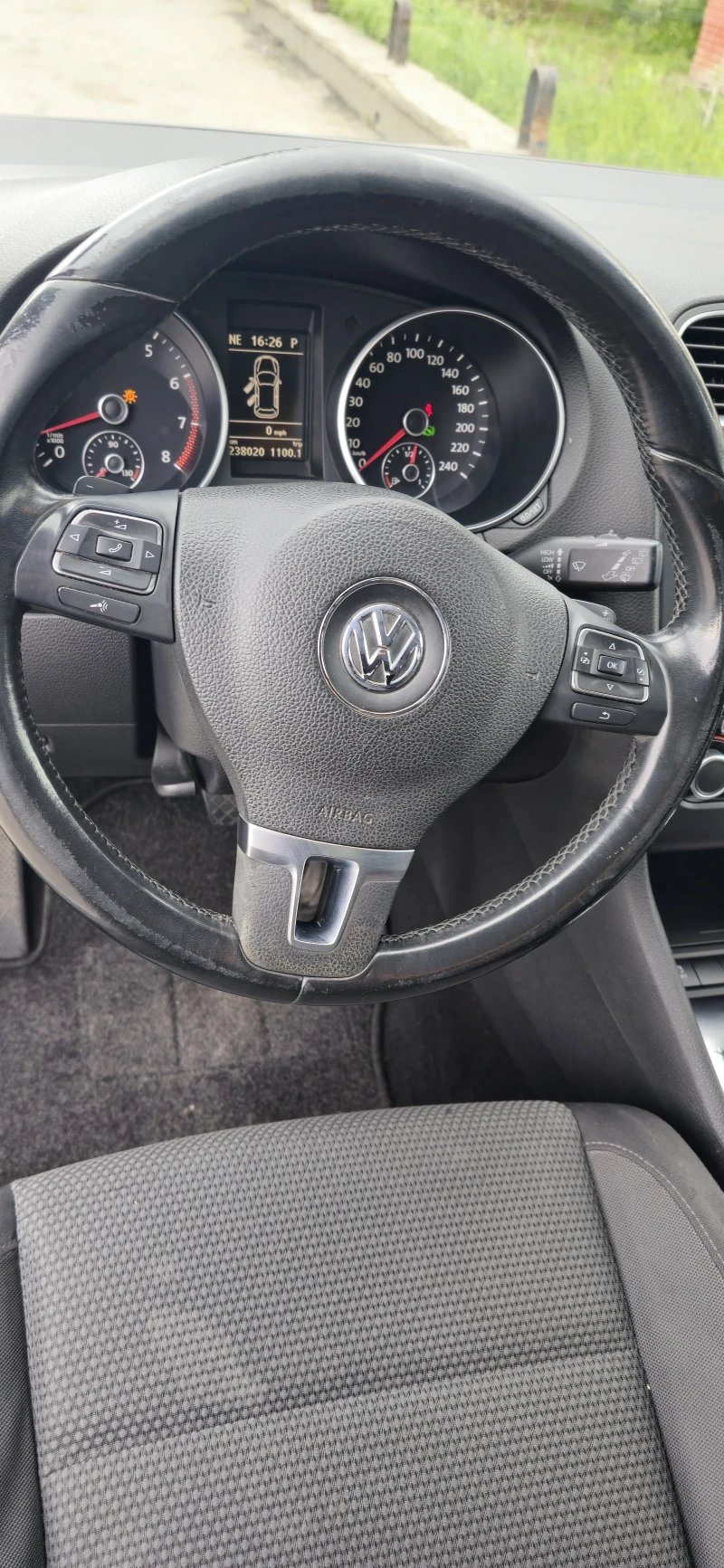 VW Golf 1.2TSI, снимка 2 - Автомобили и джипове - 48389476