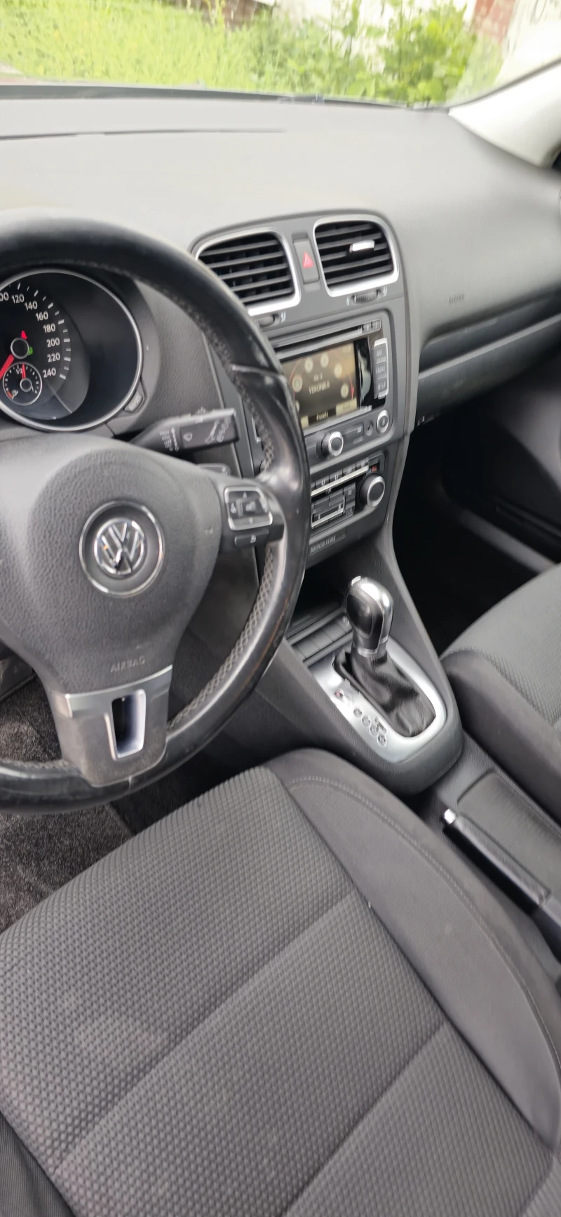 VW Golf 1.2TSI, снимка 1 - Автомобили и джипове - 48389476