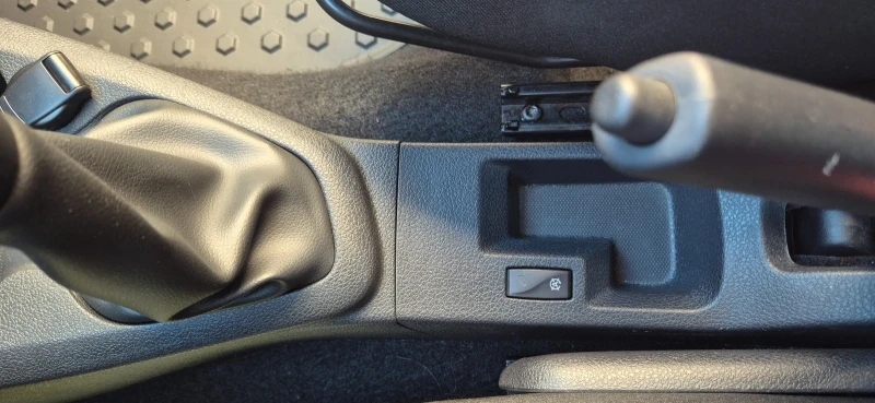 Dacia Logan, снимка 6 - Автомобили и джипове - 52589753