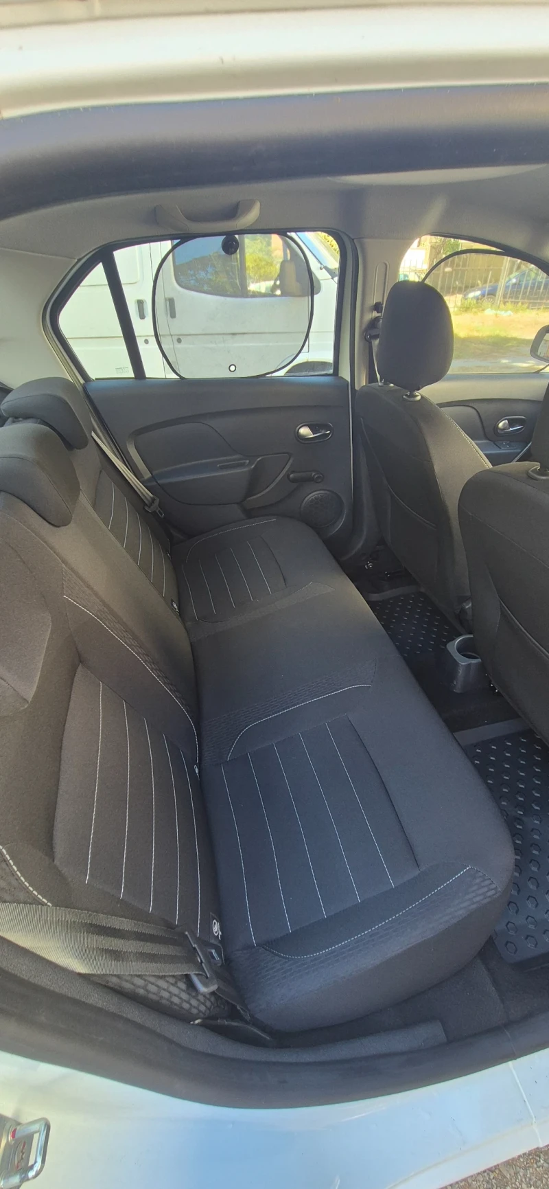 Dacia Logan, снимка 11 - Автомобили и джипове - 52589753