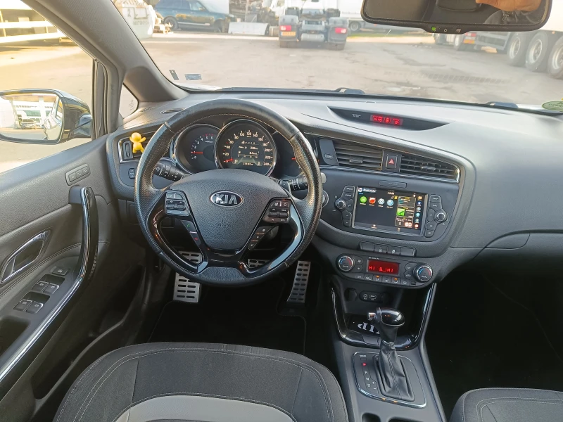 Kia Ceed 1.6 CRDI -GT Line, снимка 14 - Автомобили и джипове - 52757443