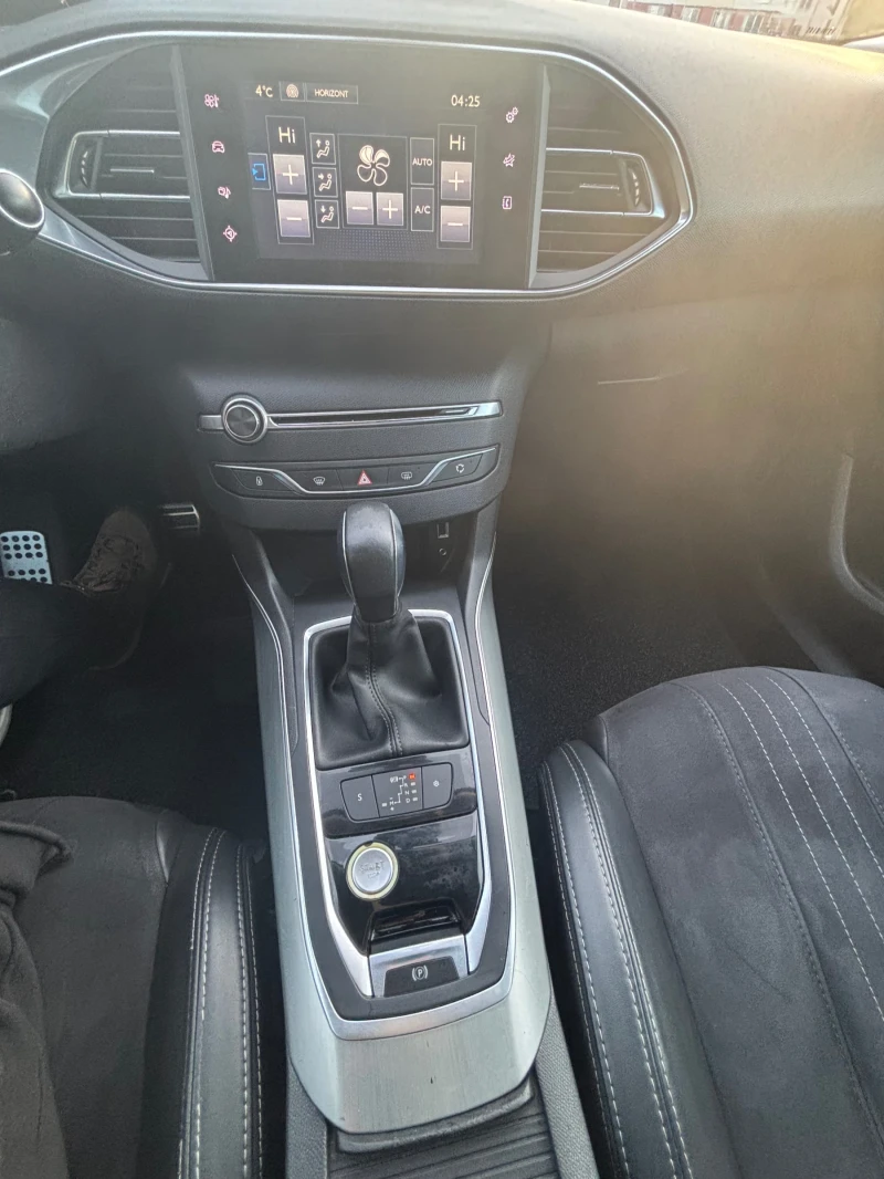 Peugeot 308 1.6 BLUEHDI , снимка 13 - Автомобили и джипове - 53342650