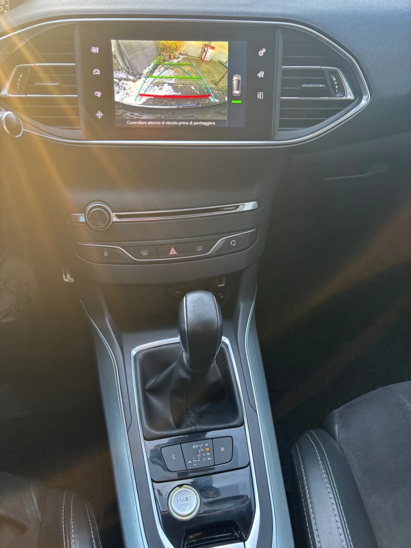 Peugeot 308 1.6 BLUEHDI , снимка 14 - Автомобили и джипове - 53342650