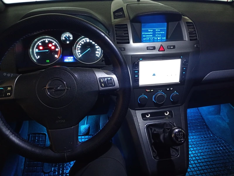 Opel Zafira 1.9, снимка 12 - Автомобили и джипове - 53565345