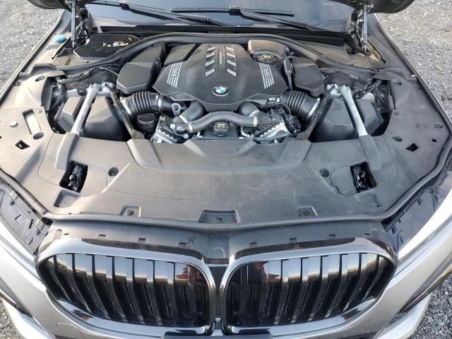 BMW 750 4.4L 8 All wheel drive - изображение 5