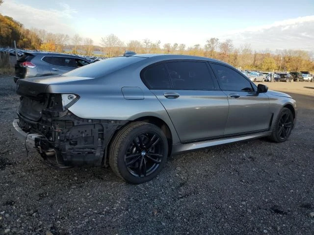 BMW 750 4.4L 8 All wheel drive - изображение 8