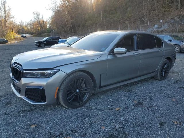 BMW 750 4.4L 8 All wheel drive - изображение 2