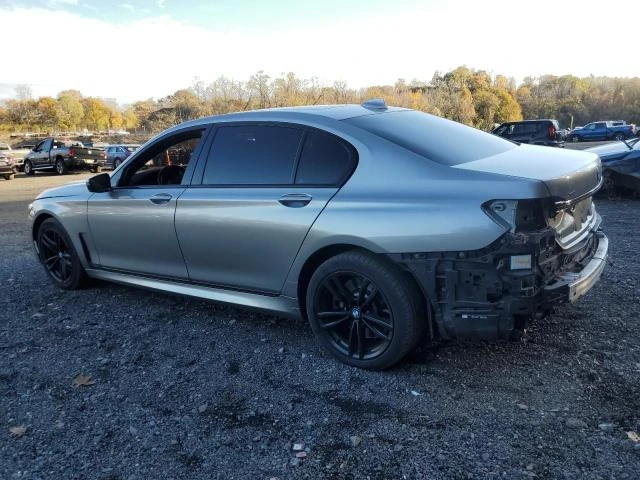 BMW 750 4.4L 8 All wheel drive - изображение 7