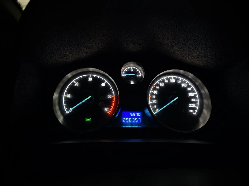 Opel Zafira 1.9, снимка 11 - Автомобили и джипове - 53565345