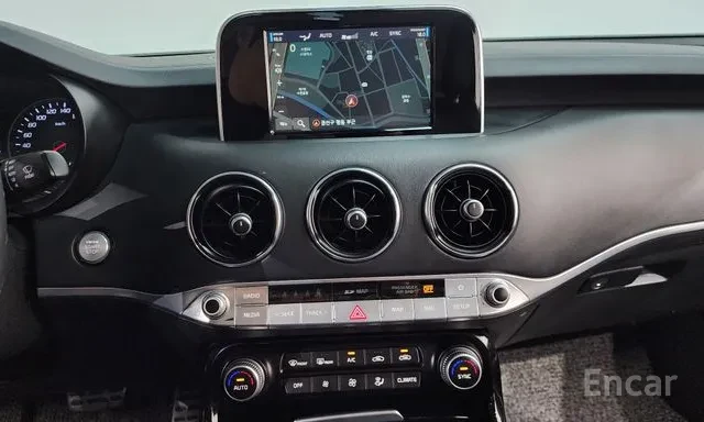 Kia Stinger 89669 KM | CAM | ПОДГРЕВ , снимка 13 - Автомобили и джипове - 55398362
