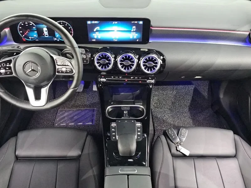 Mercedes-Benz A 220 AMG LINE, снимка 7 - Автомобили и джипове - 56084197