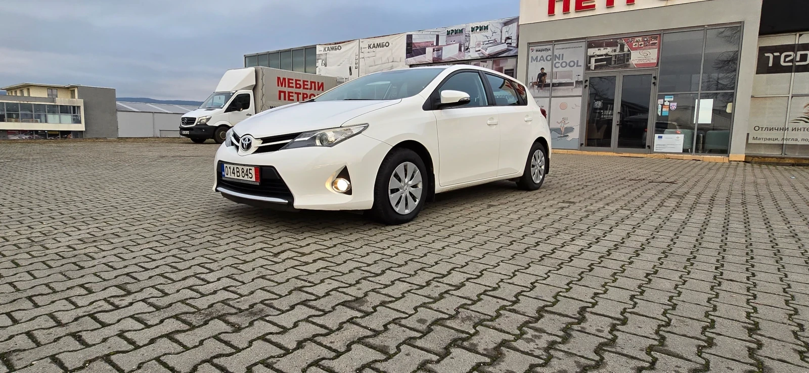 Toyota Auris 1.6 valve  matic - изображение 3