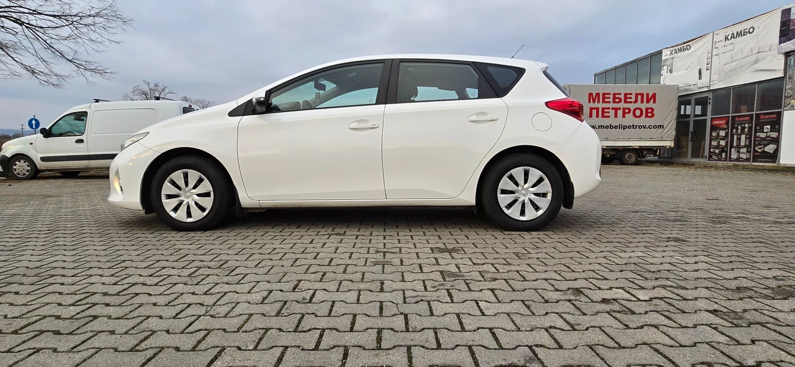 Toyota Auris 1.6 valve  matic - изображение 4