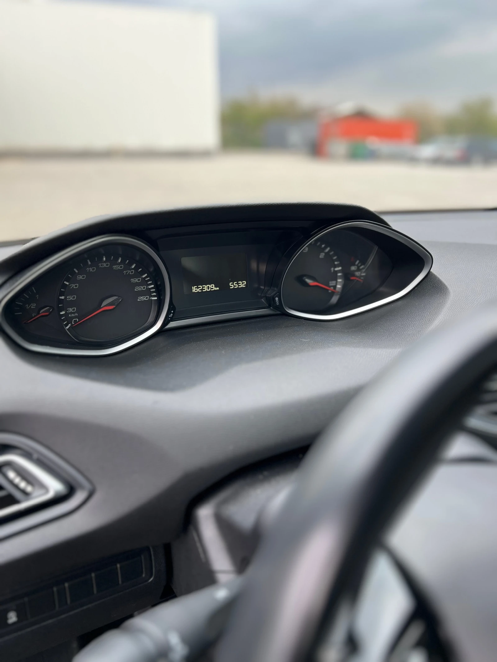 Peugeot 308 1.5 BlueHDI* КРУИЗКОНТРОЛ* В ГАРАНЦИЯ - изображение 9