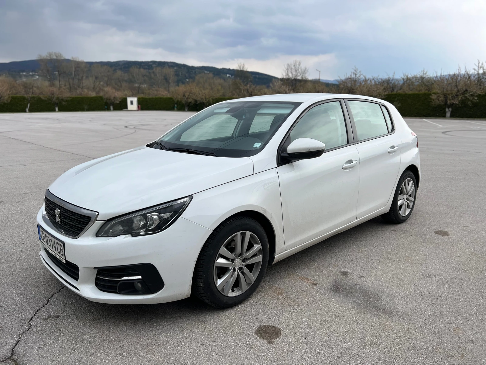Peugeot 308 1.5 BlueHDI* КРУИЗКОНТРОЛ* В ГАРАНЦИЯ - изображение 2