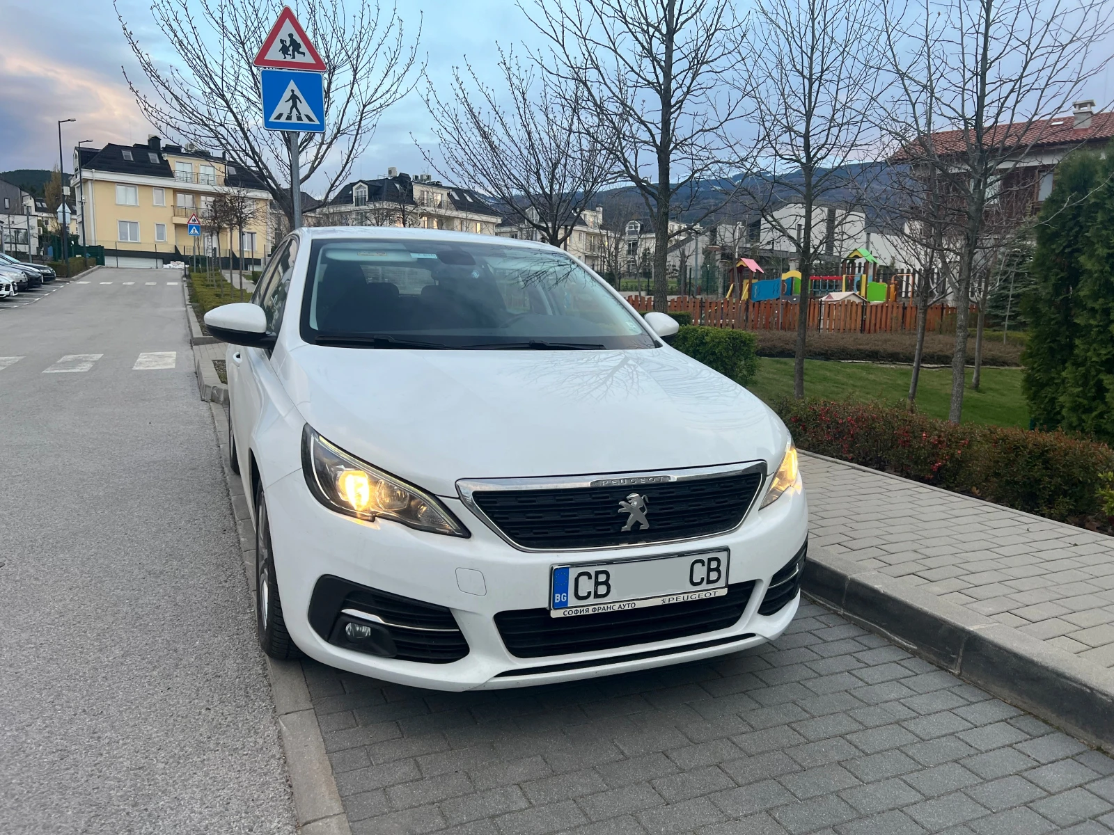 Peugeot 308 1.5 BlueHDI* КРУИЗКОНТРОЛ* В ГАРАНЦИЯ - изображение 2