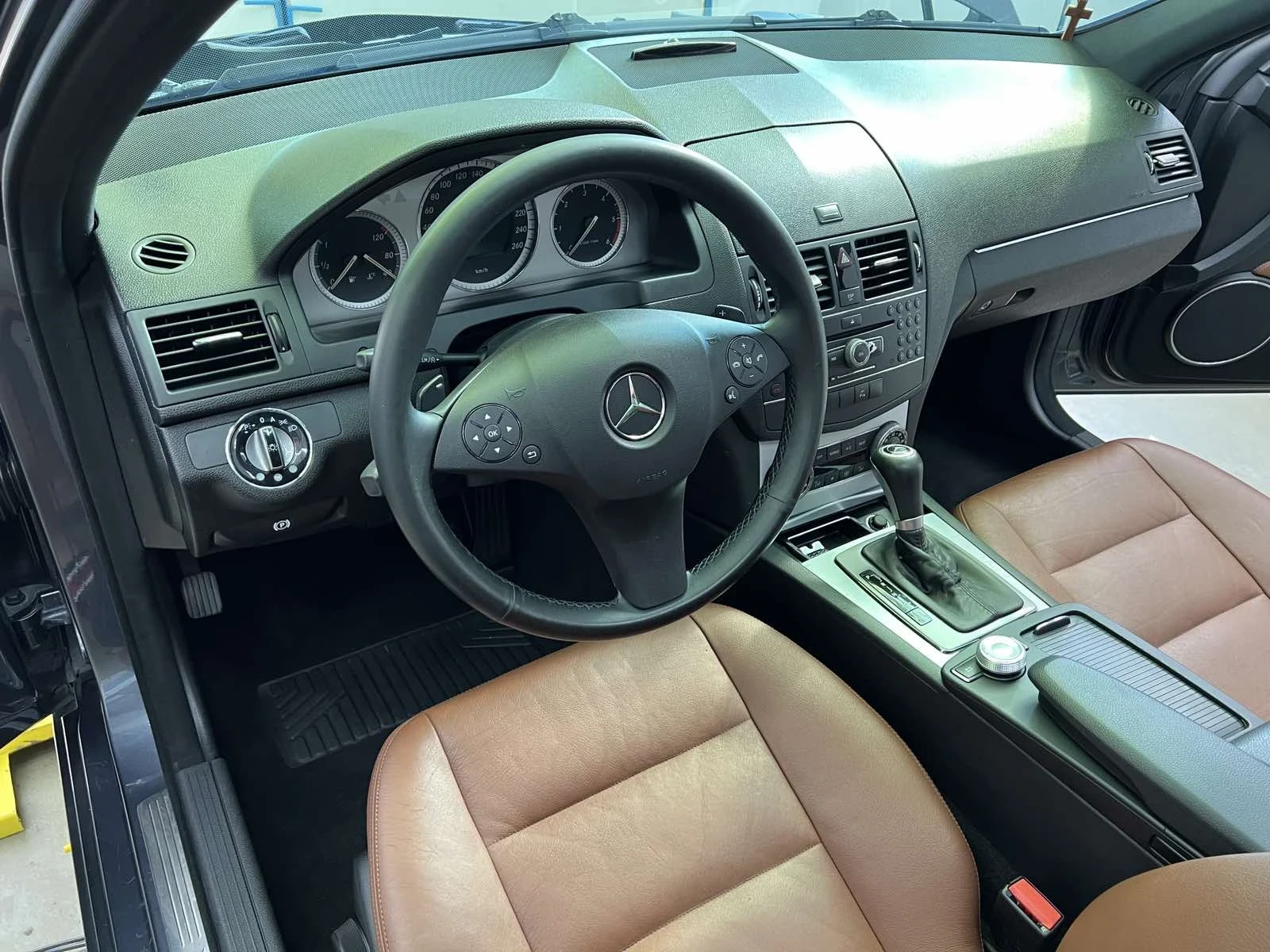 Mercedes-Benz C 320 4MATIC - изображение 8