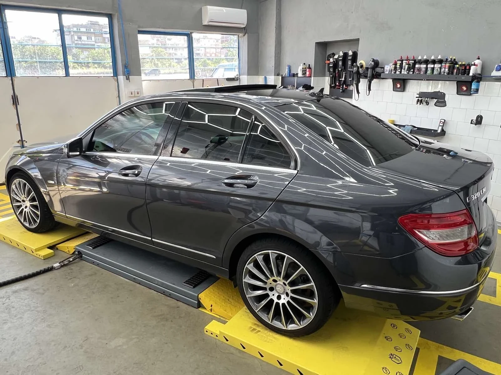 Mercedes-Benz C 320 4MATIC - изображение 2