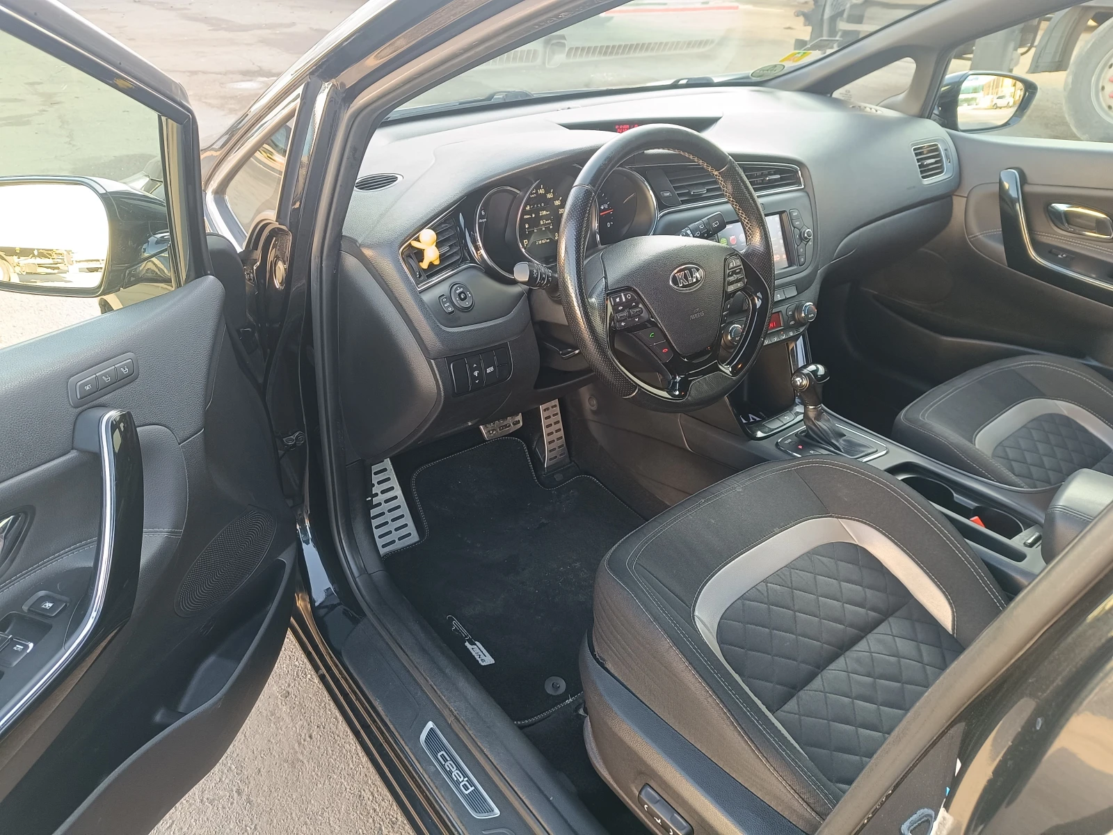 Kia Ceed 1.6 CRDI -GT Line - изображение 7