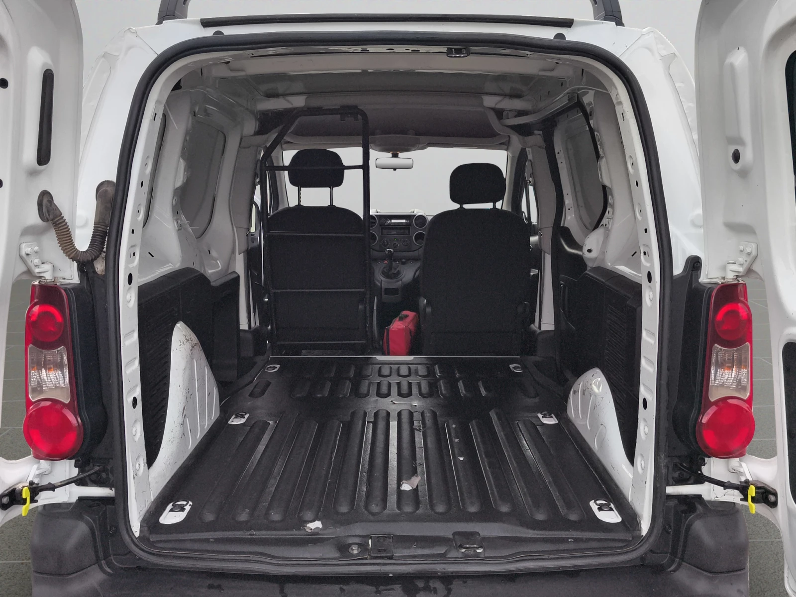 Citroen Berlingo 1.6HDi 75 BVM5 E6 // 1807R17 | Mobile.bg � ����������� 14