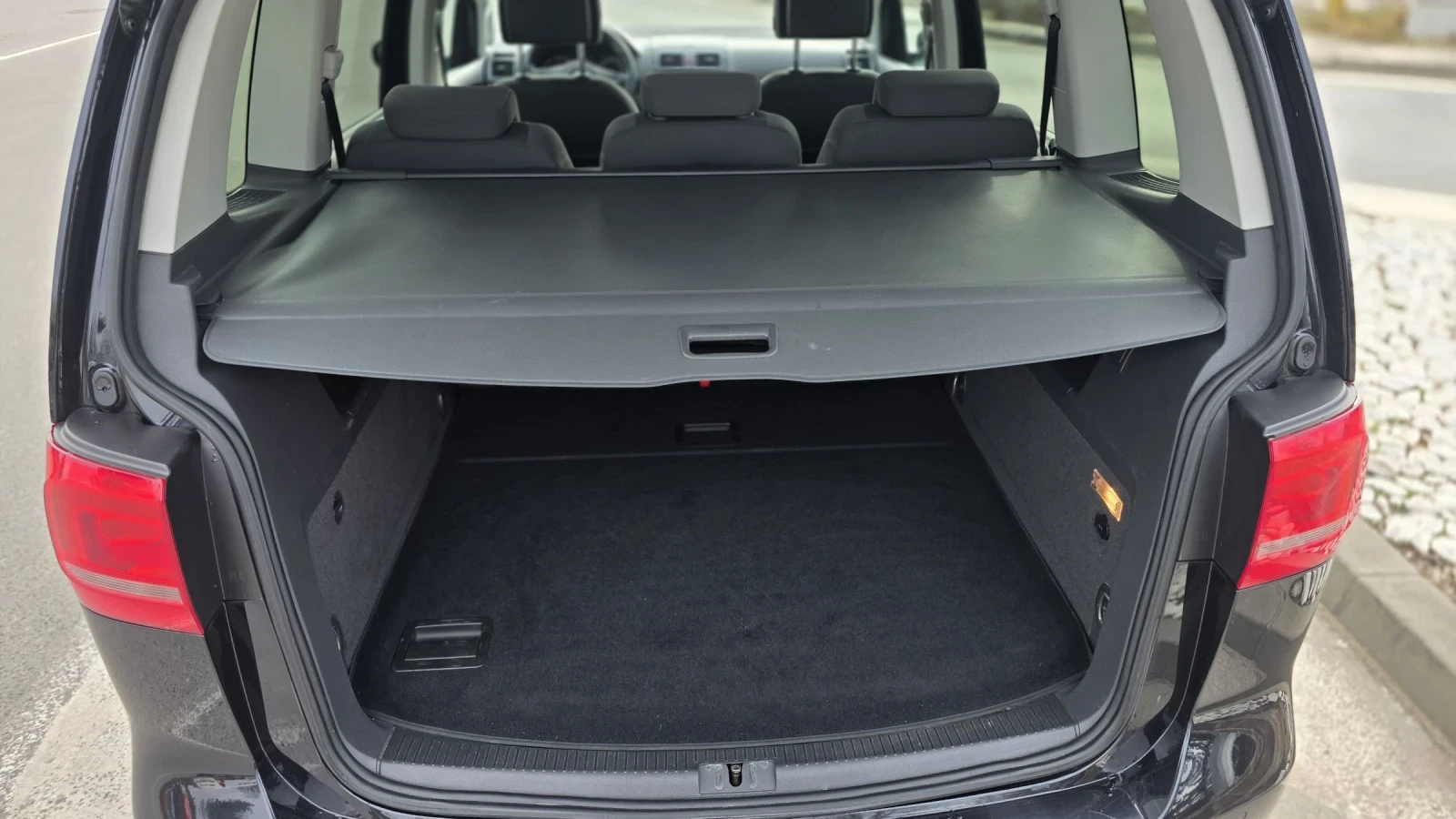 VW Touran 1, 6 TDI EURO 6 - изображение 8