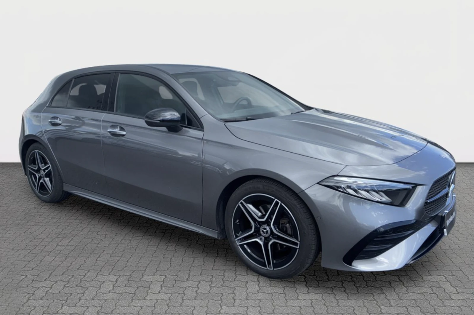 Mercedes-Benz A 180 d AMG Line Гаранция/Нощен пакет/Дигитално - изображение 2