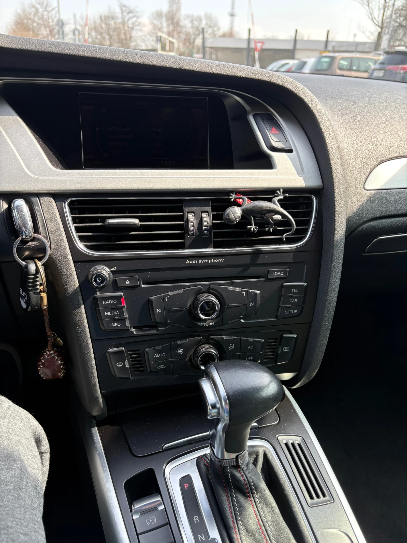 Audi A4 2.0TDI , снимка 11 - Автомобили и джипове - 53756579