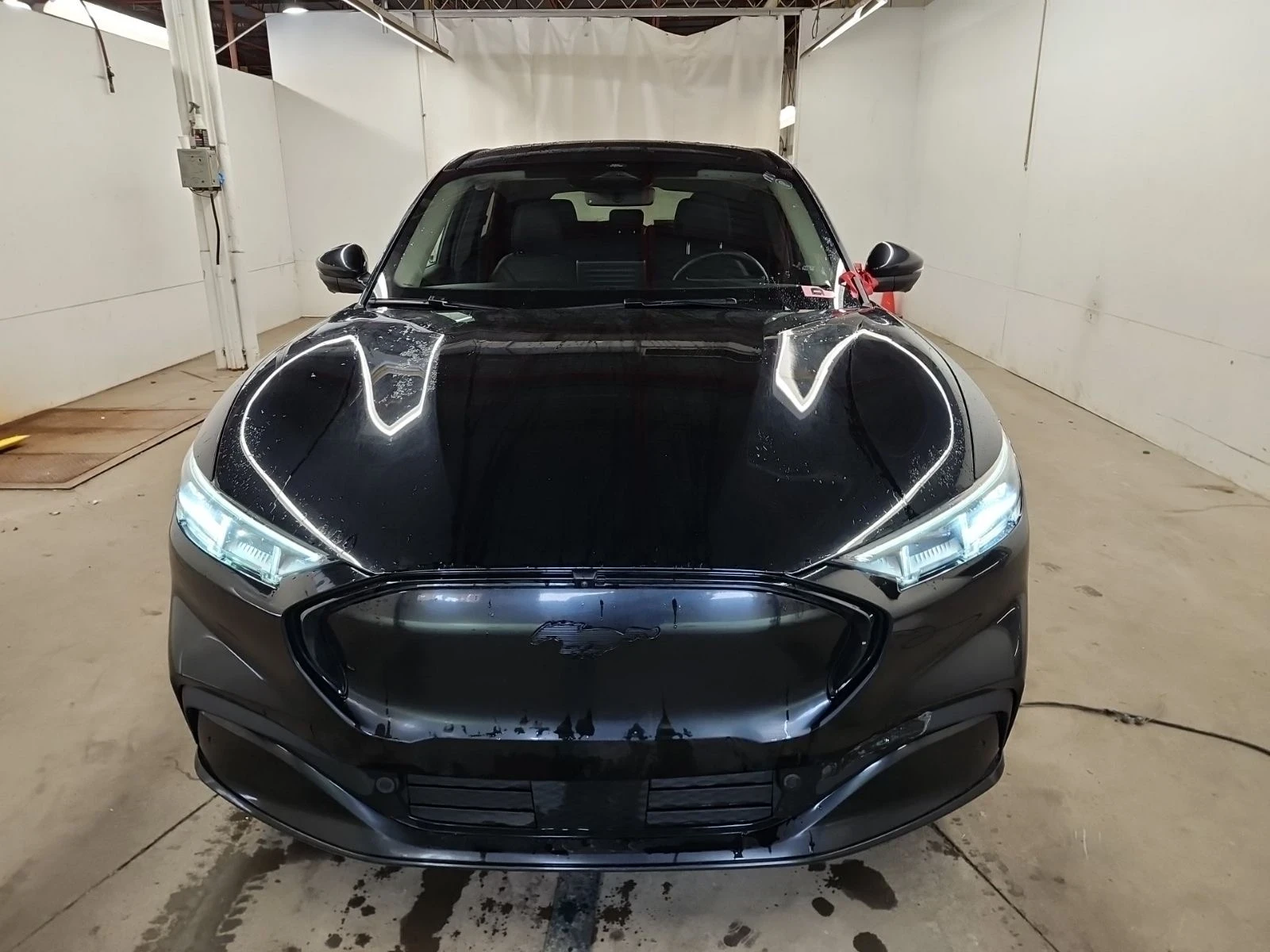 Ford Mustang Mach-E Premium* 360View* B&O* Distronic* CarPlay* Keyless, снимка 2 - Автомобили и джипове - 53827239