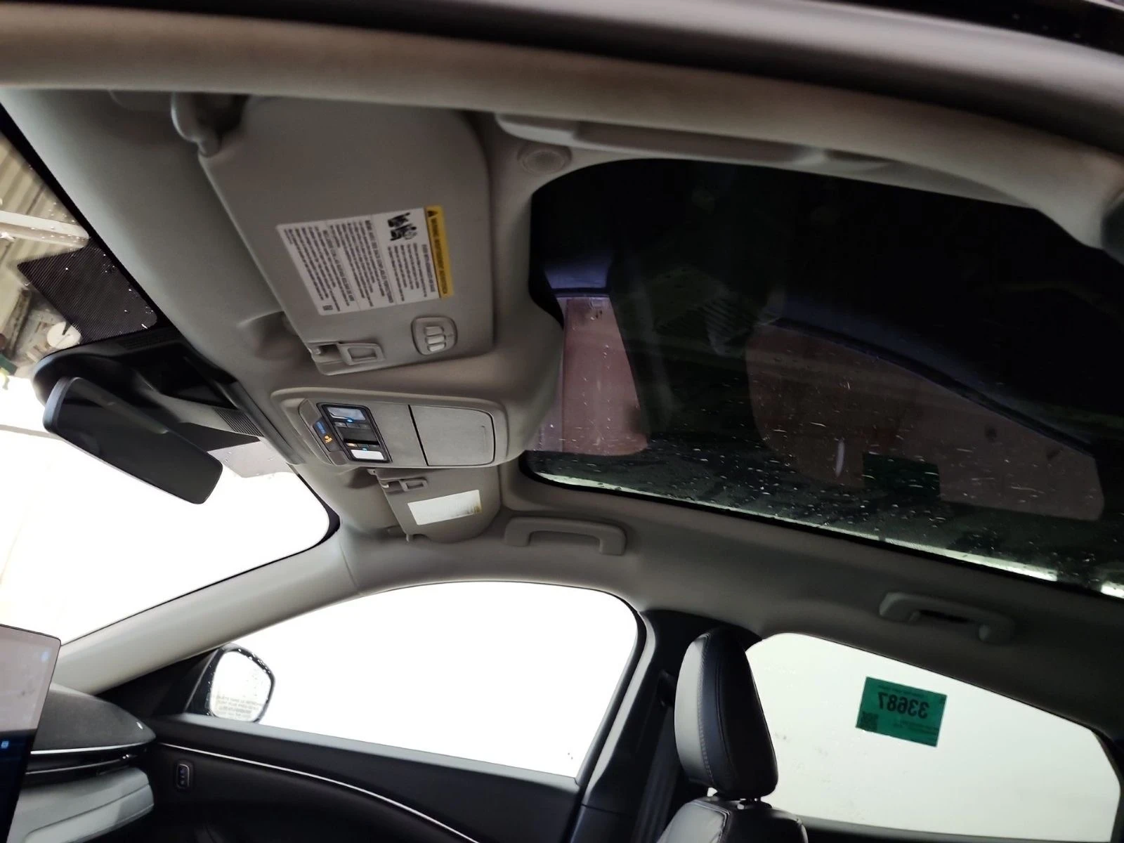 Ford Mustang Mach-E Premium* 360View* B&O* Distronic* CarPlay* Keyless, снимка 13 - Автомобили и джипове - 53827239