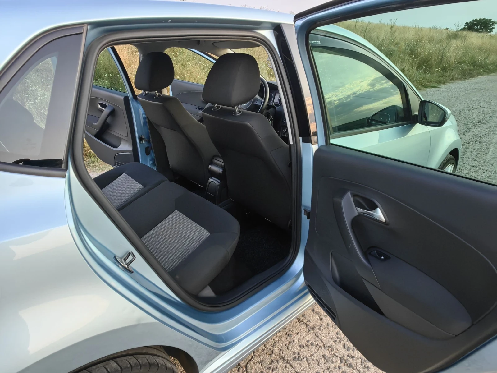 VW Polo R-LINE TOP!!! , снимка 14 - Автомобили и джипове - 55344736