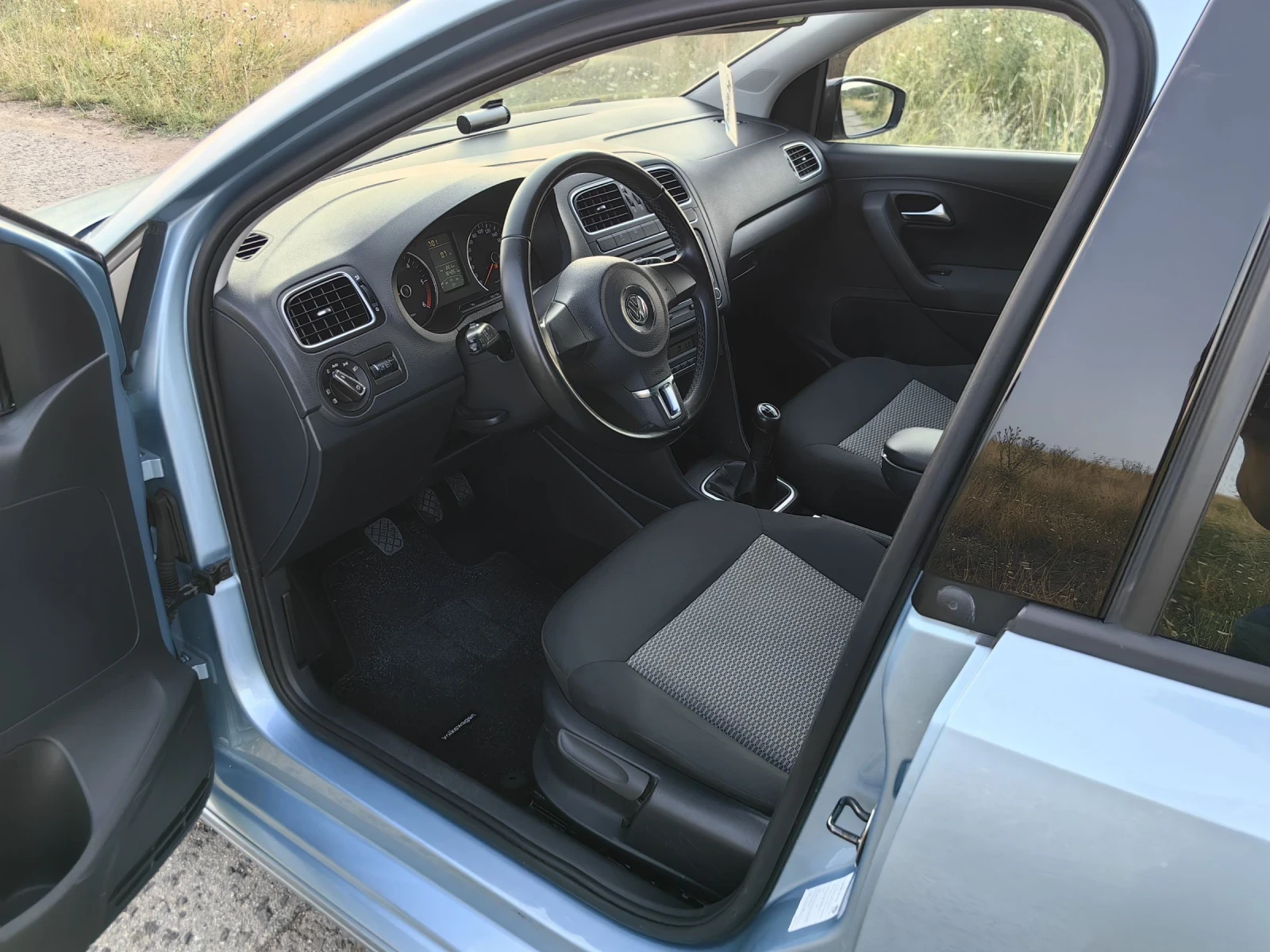 VW Polo R-LINE TOP!!! , снимка 3 - Автомобили и джипове - 55344736